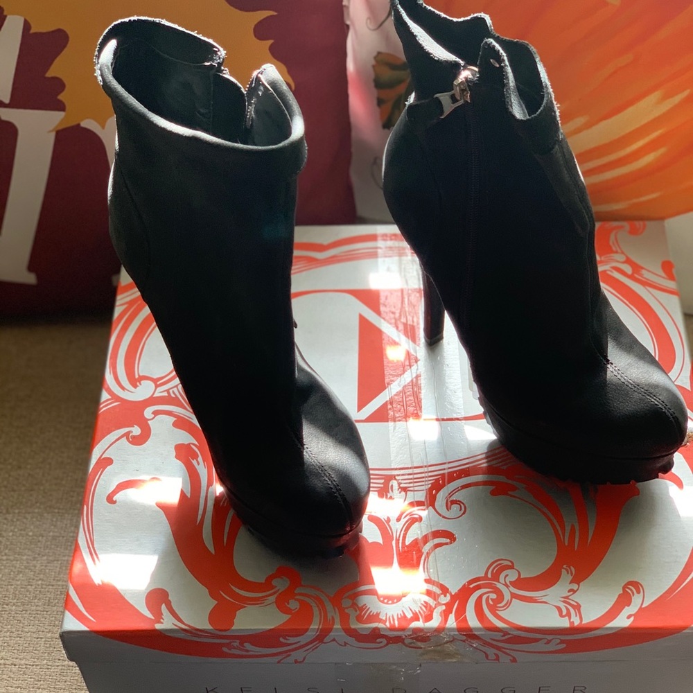 Boot - Picture 3 of 3